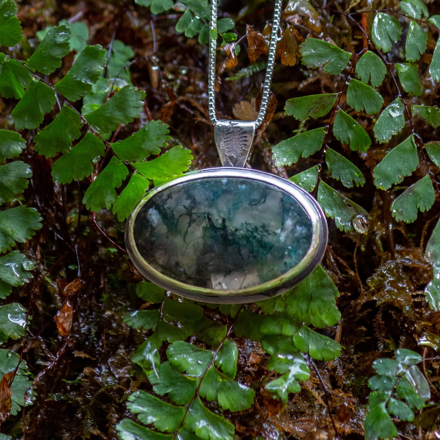 Classic Moss Agate Fern Pendent (Reversible)
